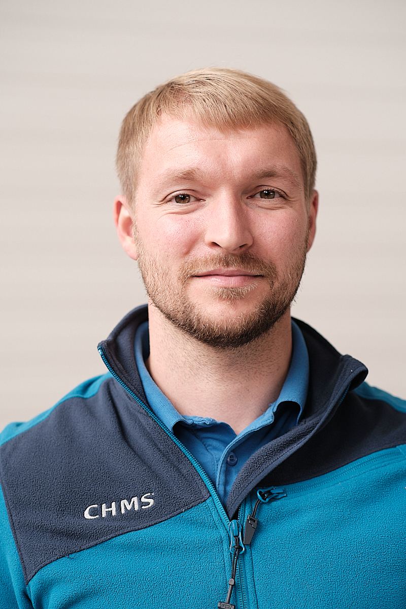 Mitarbeiter bei der Holzbearbeitung